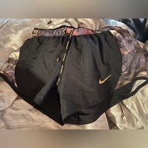 Nike Floral Running Shorts Size Medium